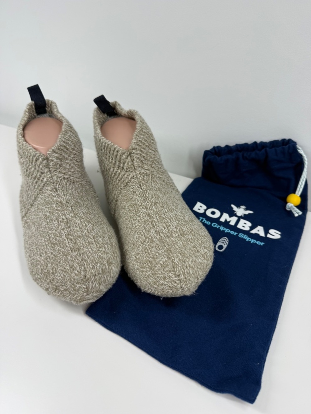 Bombas Unisex Gripper Slippers Size Small (7-8.5)